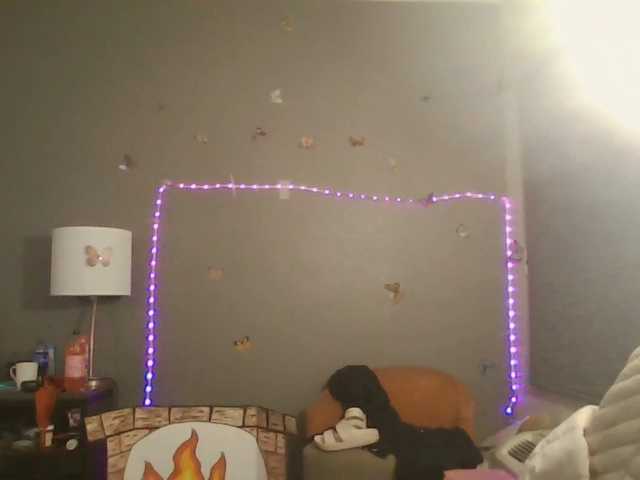 Adelaideskyy BongaCams Model