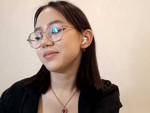 MyrleHenggeler BongaCams Model