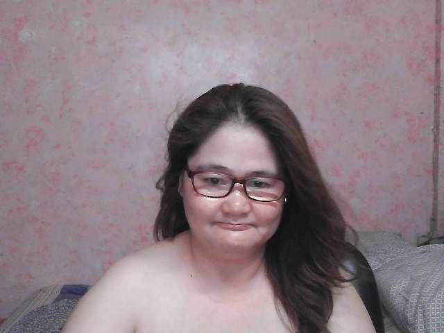 NICEtitspinay BongaCams Model