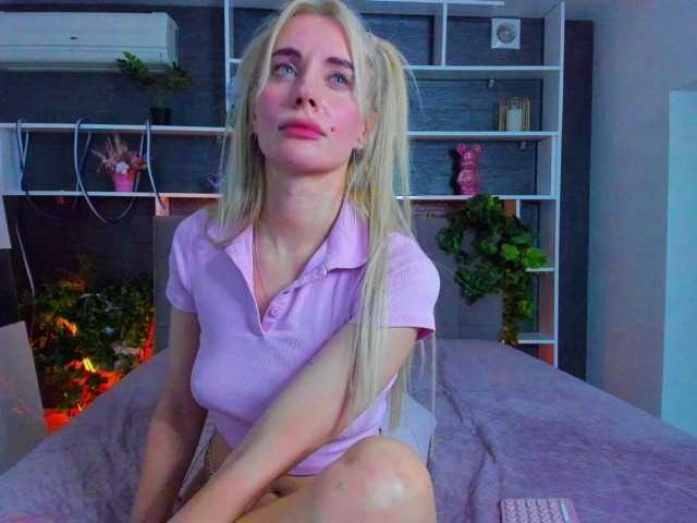 SabrinaSharm BongaCams Model