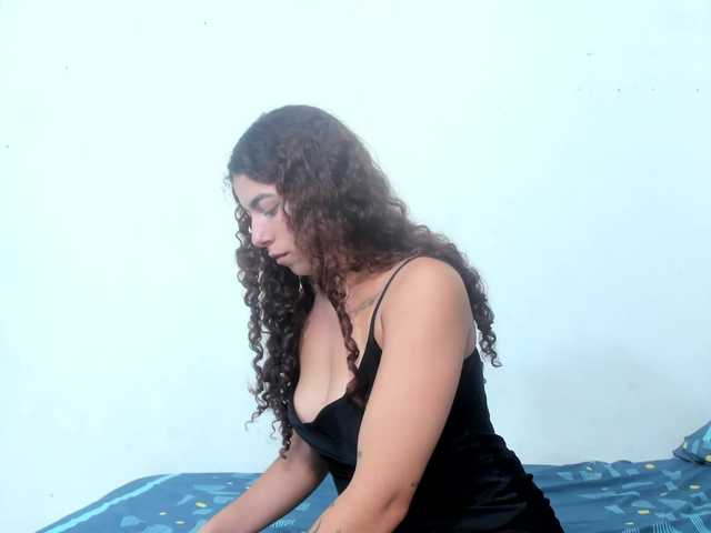 miaapons BongaCams Model