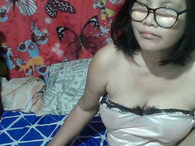 scarllettxxx BongaCams Model