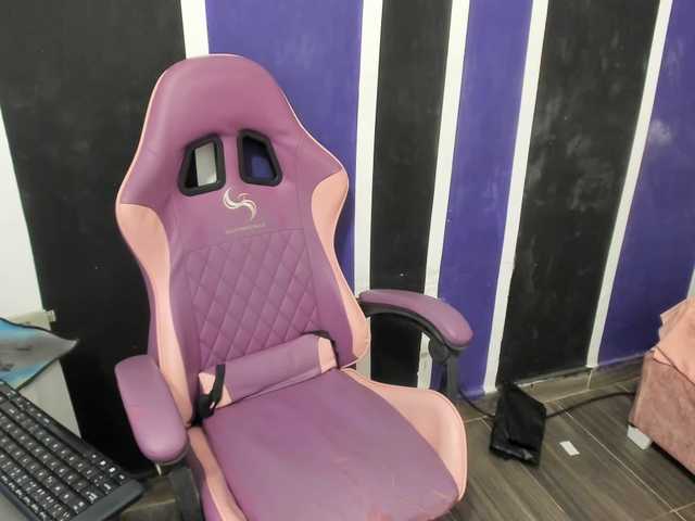 shy-luna18 BongaCams Model