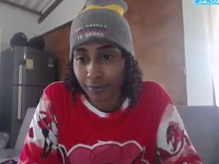 yohatinelly CamSoda Model