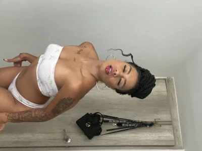 ATENEA_SEXXXY Stripchat Model